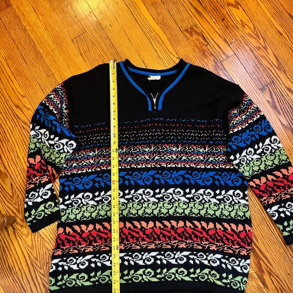 Beautiful Multicolor Patterned Women’s Sweater - Picture 7 of 8
